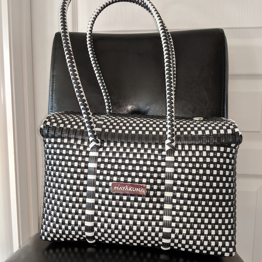 Black and white carry bag